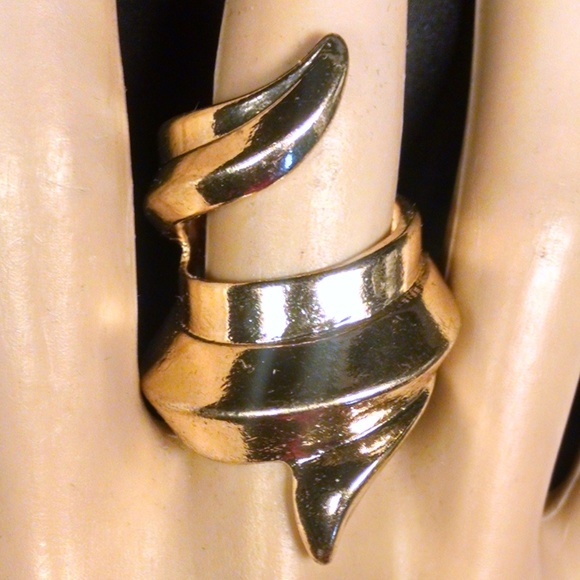 Unique Elegant Rare Wrap Around Sexy Ring